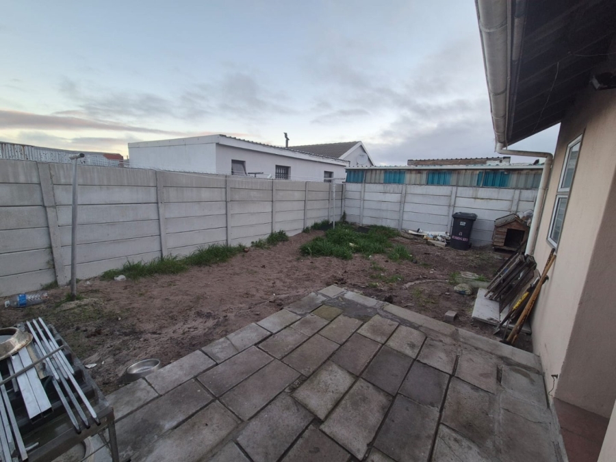 2 Bedroom Property for Sale in Pelican Park Western Cape